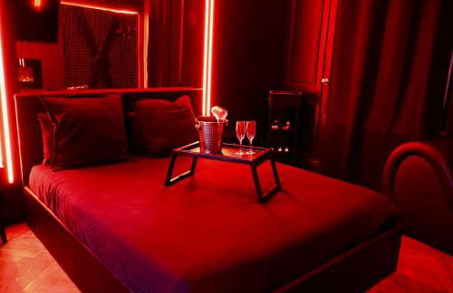Love Room, L'interdit - Foto 3