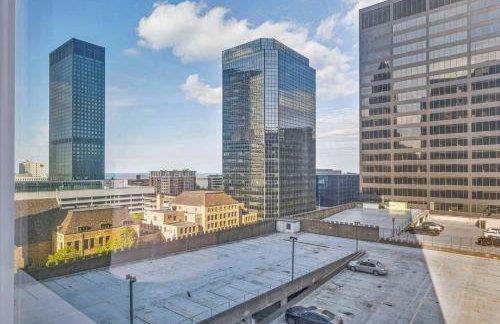 Luxury High-rise Condo w/ Views! Heart of Downtown - Photo 18