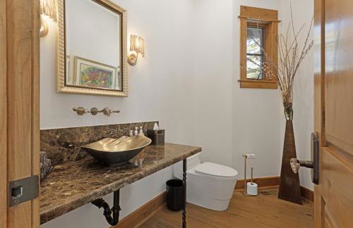 Private Hot Tub, Theater Room, Valet Parking and Ski & Boot Storage at Ritz Carlton - Foto 28