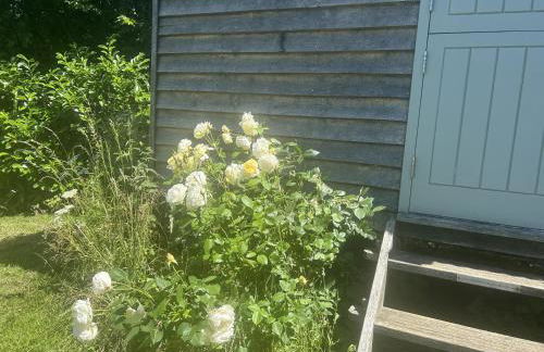 Cabin Retreat in Bedford - Sleeps 2 & Free parking - Foto 17