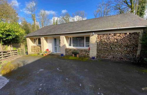 Beautiful renovated former coach house - Photo 2