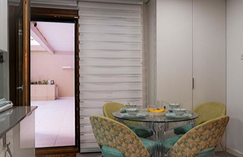 Luxury 2BR Spacious & Stylish with Patio near Metro - Foto 32