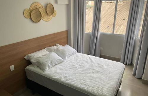 Lindo Studio em Frente à Praia do Embaré! - Foto 13