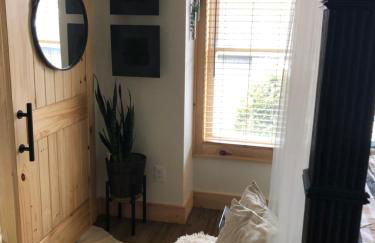 Serene Rustic Farmhouse Mountain Cottage (Sleeps 4) - Foto 18