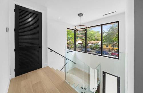 Modern Zen Oasis in Design District Sleeps 16 - Foto 42