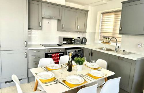 Walnut Luxurious 2-Bedroom with Ensuite - Parking, Netflix, WIFI - Close to Oxford, Bicester & Blenheim Palace - Photo 6