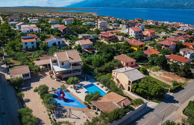 Zlatni Dvori - Foto 40