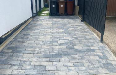 Stilvolle 1-Zimmer Wohnung mit Terasse nahe Therme und Prezero Arena - Foto 4