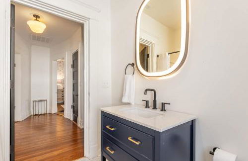 Notes of Southern Charm - Walkable to Food & Shops - Foto 39