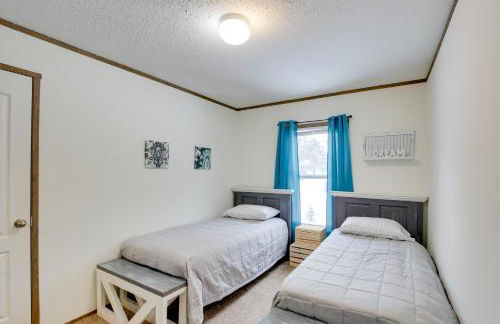 Stylish Chetek Hideaway with Lake and Dock Access! - Foto 25