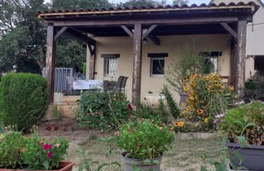 Gîte Les 2 Ponts, studio superbe vue sur la Dordogne - Foto 10