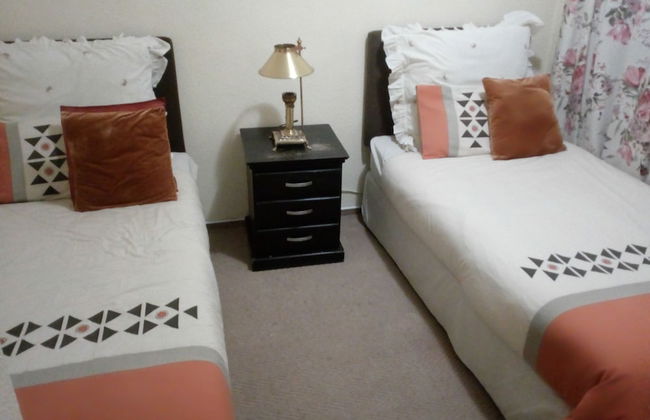 The Royal Princess Garden - Honeydew - Photo 2