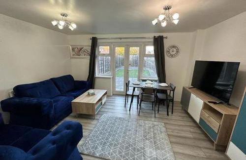 Spacious & Lovely 4 Bedroom Home in Manchester - Foto 6