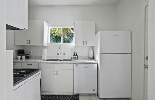 Draper Bungalow By CoastVH - Charming 1940 - Photo 18