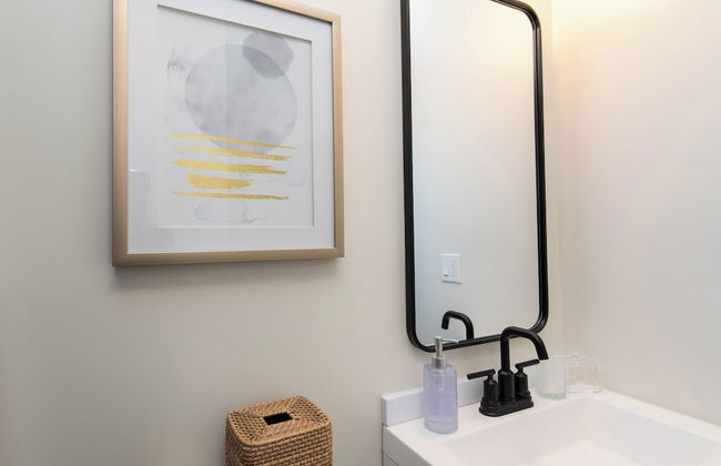 Wonderful 2-BR Apt Near Dodger - Photo 25