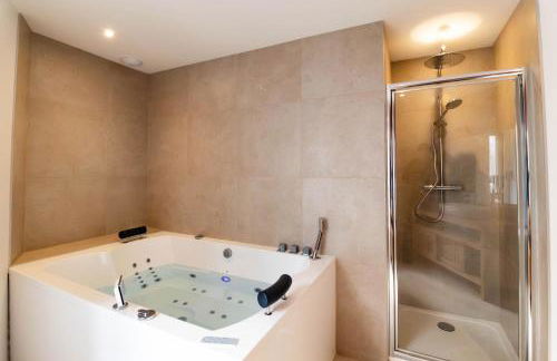 Romance & Evasion - Centre Ville - Love Room - Balnéo - Photo 9