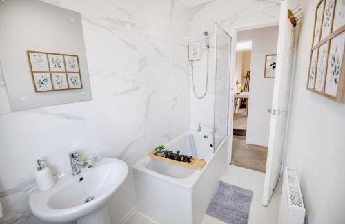 White Marble Residence Free Parking 12PPL - Foto 43