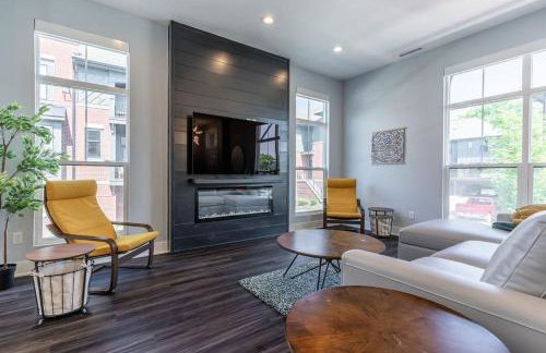 Lux Home 5 mins to Grand Park with Private Garage-Family Friendly - Foto 22