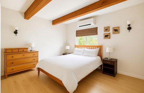 Welcome to The Village Hideout, Steps to the Village, Resort, Golf, SHARC, AC, Hot-tub, Grill and Bikes - Foto 2