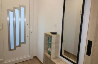 Casa adosada con pequeño patio - Foto 3