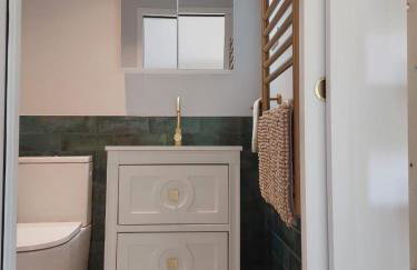 villa spacieuse piscine jacuzzi 8 chambres 16 couchages - Foto 12