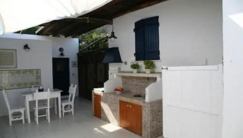 Con i piedi nell'acqua - Foto 1