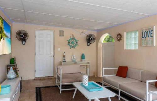 ~Villa Victoria Luxury! (Pool)~1 mile from beach - Foto 61