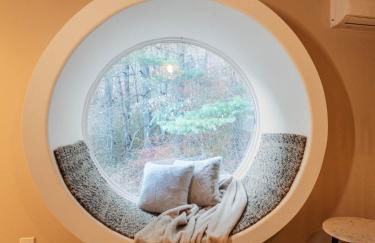 Catskill MNTN Escape 5 BR 3 bath Villa Hot Tub Fire Pit Best Group Stay - Foto 35