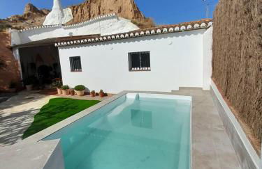 Cueva de la Higuera - Photo 32