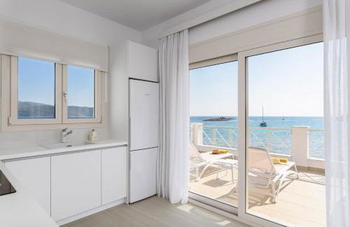 BeachSide Escape Apartments - Photo 16