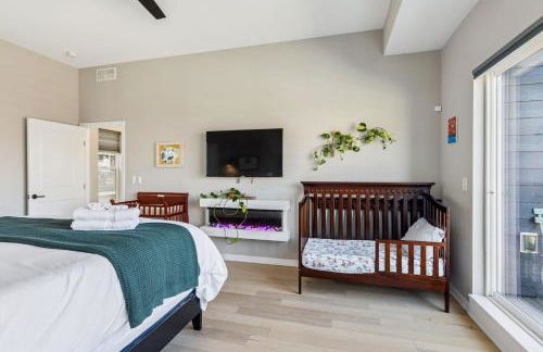 Family Fun Near Cedar Point - Rooftop Lake Views - Photo 27