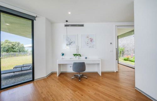 Vila Aguarelas with pool by Stay Madeira Island - Foto 33