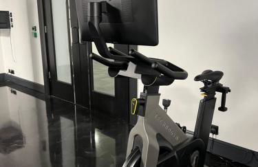 Stylish 2 bedrooms, 2 bathrooms with workspace in Milton Keynes - Photo 26