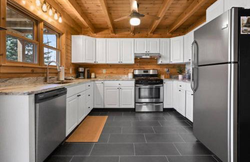 Lakefront Log Cabin, Private Lake Access w/Peloton - Foto 23