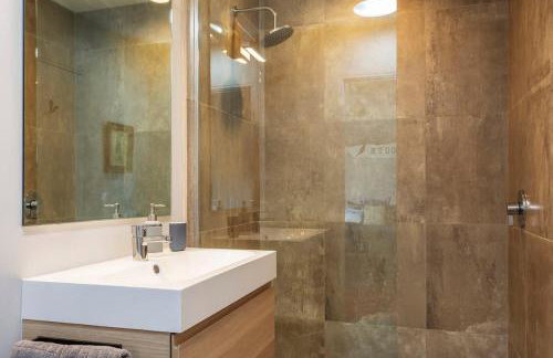 The Rockstar By The Cohost Company - Foto 78