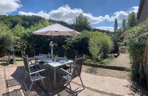 Quai du Val is a Charming Pet and Family Friendly Riverside Gite in Lehon close to Dinan Sleeps 7 - Photo 15