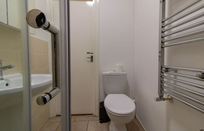 Beautiful 1-bed Apartment in Gateshead - Photo 15