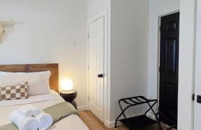 Cozy 1BR Tiny Home near Downtown and NB Rivers - Photo 13