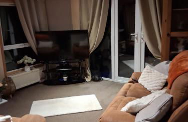 Redwood lodge with luxury hot tub at Three lochs holiday park - Foto 14