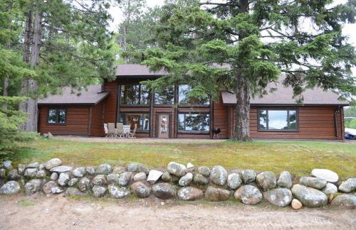 Spruces at Pine Cone Lodge- Big Sand Lake - Foto 1