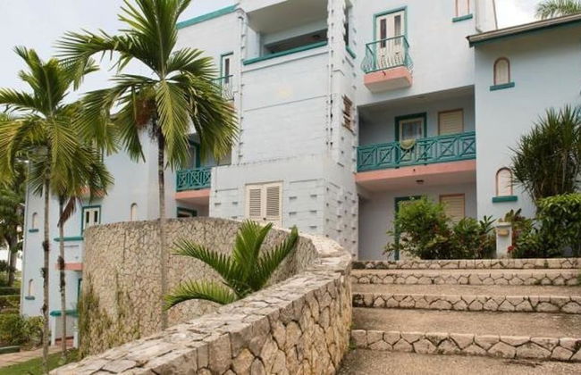 Point Village Studios and Suites - Photo 47