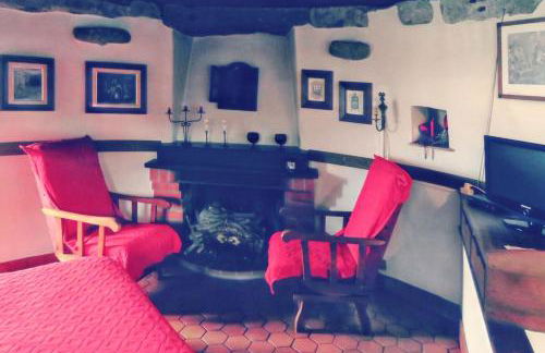 Charming House with Shared Pool in Porto de Mós. - Foto 6