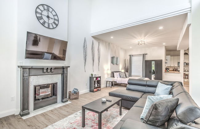 Hidden Gem | JZ Vacation Rentals - Photo 11