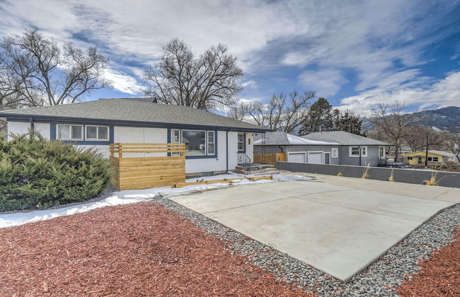 5BD Dog Friendly Family Getaway Near Downtown! - Photo 60