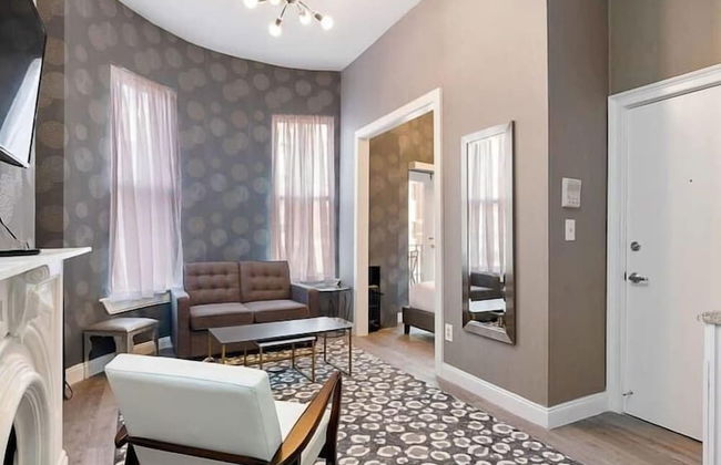 Premier Suites - Bay Village - Photo 6