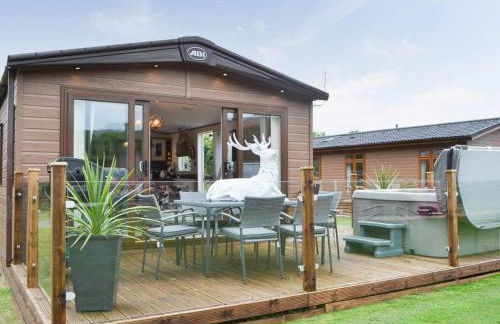 2 Bed Lodge - Sleeps 6 - Dogs - Hot Tub - Parking - Foto 18