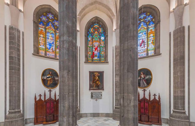 Entrada a la catedral de La Laguna - Foto 1