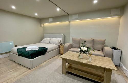 A2 HighTown Apartment, Steps from Luton Train Station - Foto 5