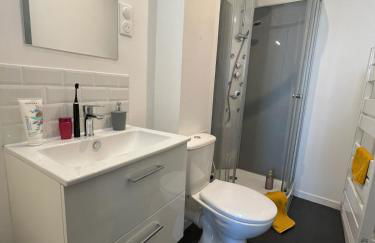 Studio Jozy I confort et jardin en ville 4pers I Futuroscope - Foto 8