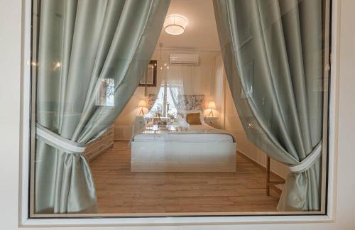 Paralio Astros Beachfront Suites - Photo 33